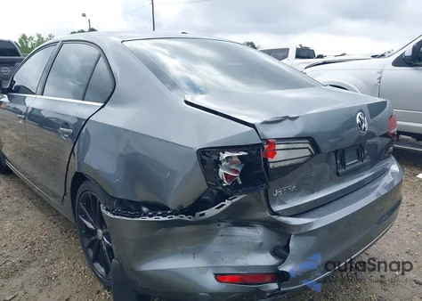 2017 Volkswagen Jetta 1.4T S z USA, uszkodzony, nr VIN 3VW2B7AJ5HM368618